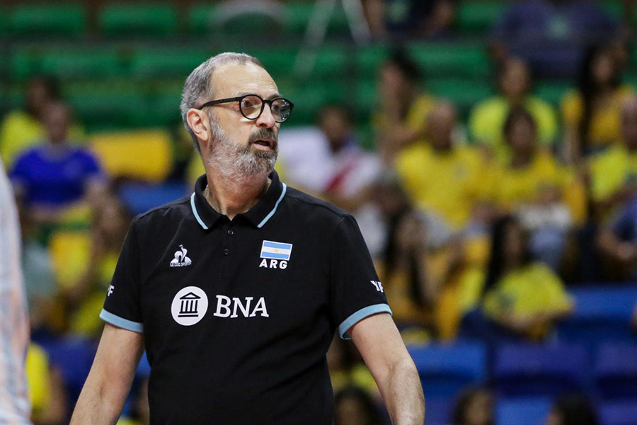 Castellani: «El primer objetivo es defender los puntos para garantizar la clasificación a la VNL 2027»