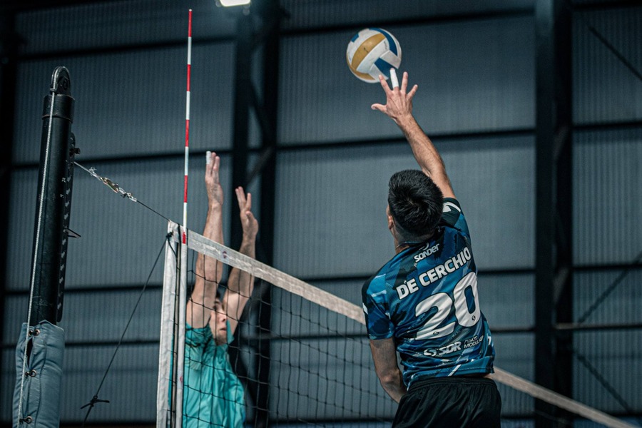 Sonder y Ferro, adelante en las semifinales de la LNVM